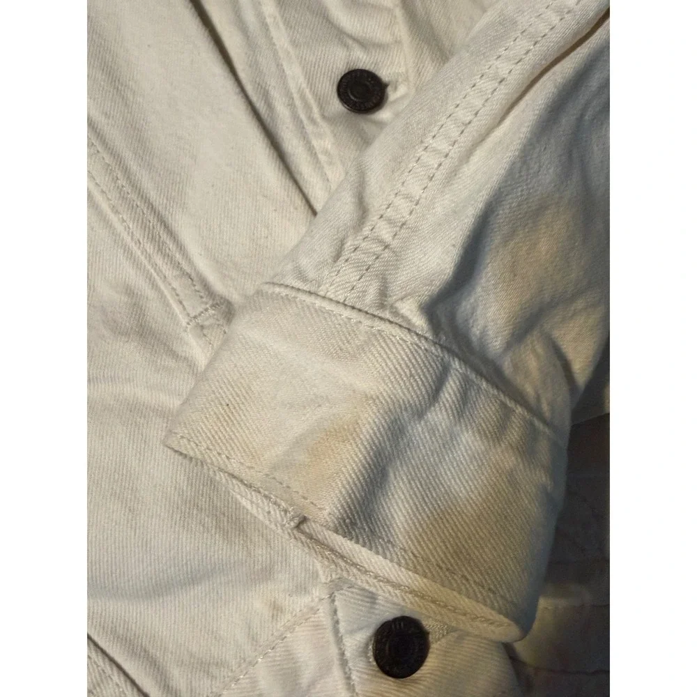 Levis vintage button stains